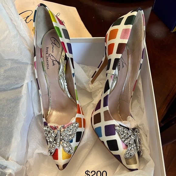 Hand made in Italy shoes. Beautiful fit and comfortable. - Picture 1 of 4